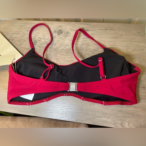 Gottex Classics Womans Raspberry Red Bikini Top Size 10 NWT White Contrast Beach - Picture 3 of 6